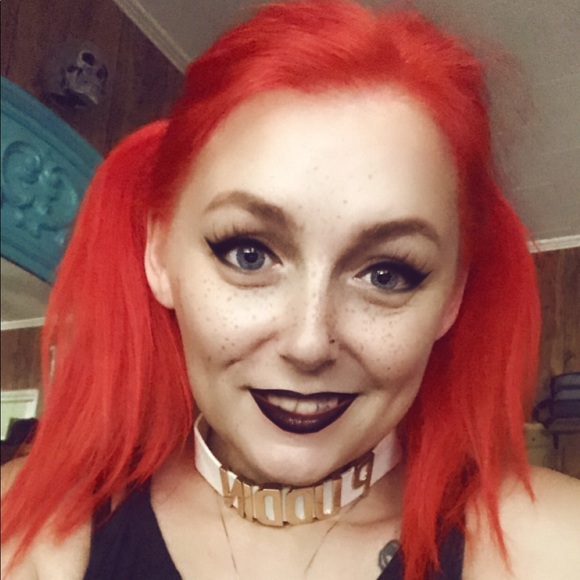 Meet your Posher, Alexis - Picture 2 of 2